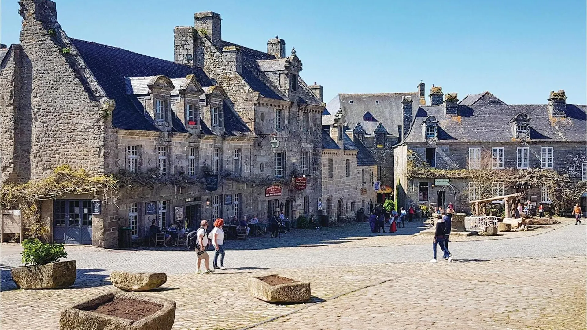 2 Bedroom Amazing Home In Locronan