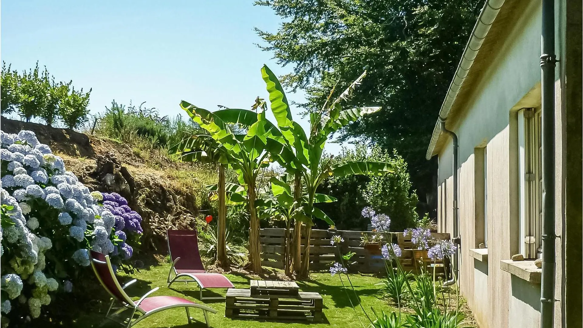 2 Bedroom Amazing Home In Locronan Semesterbostad