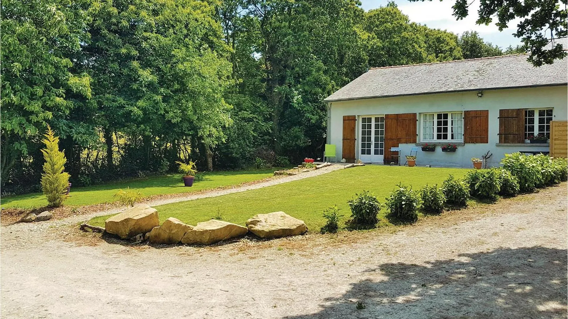 2 Bedroom Amazing Home In Locronan